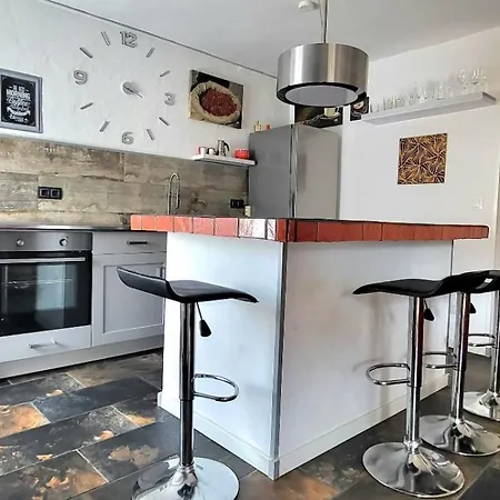 Cosy 2 Bedroom On 5 Floor With Balcony In The Centre Of Near The Playa- Spain Dénia